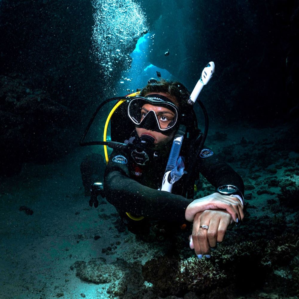 Vibrant dive shop social scene